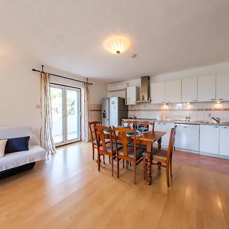 Mediterranean Oasis Semesterbostad *