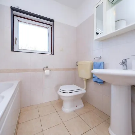 Mediterranean Oasis Semesterbostad