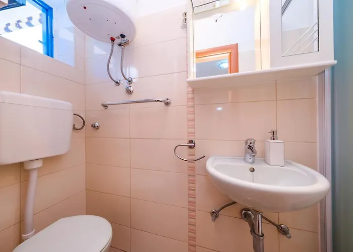 Mediterranean Oasis טרוגיר