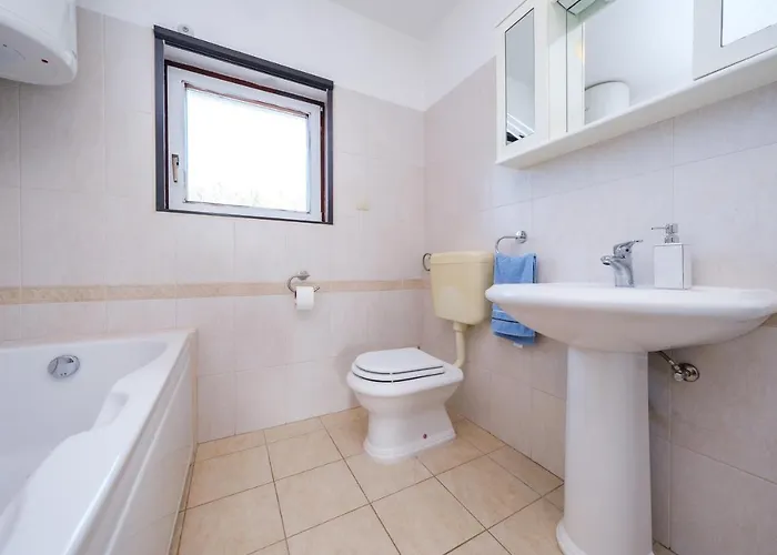 Mediterranean Oasis בית נופש