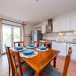 Mediterranean Oasis 別荘 トロギール