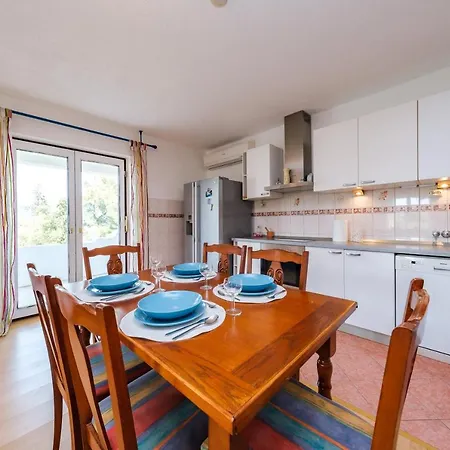 Mediterranean Oasis بيت للعطل تروغير